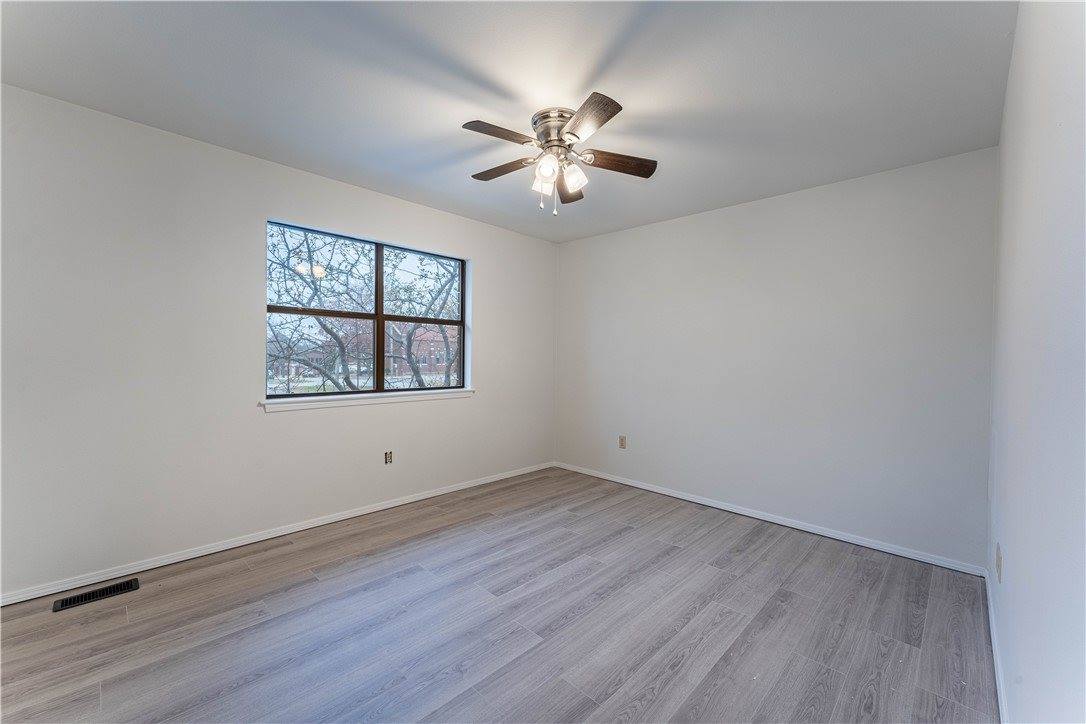 250 North Madison Street, Siloam Springs, AR 72761