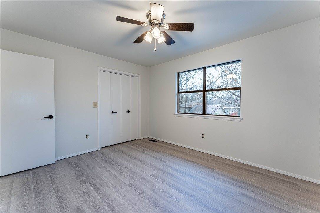 250 North Madison Street, Siloam Springs, AR 72761