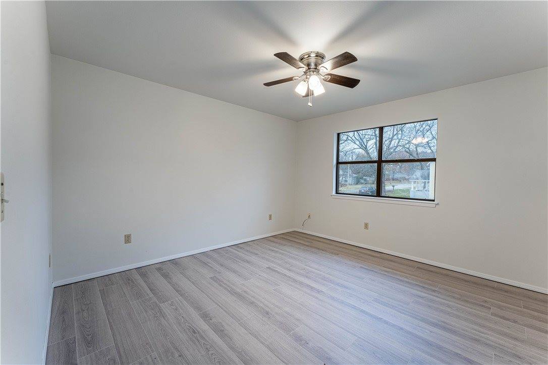 250 North Madison Street, Siloam Springs, AR 72761