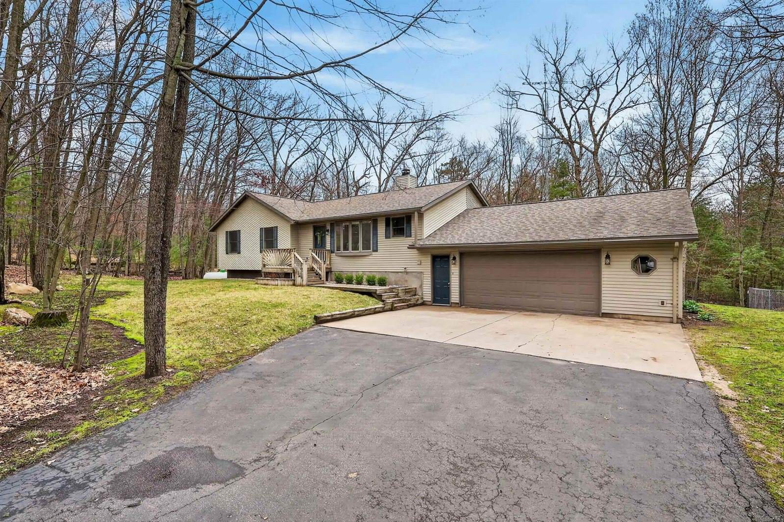 4028 Woodridge Trace, Wisconsin Rapids, WI 54495