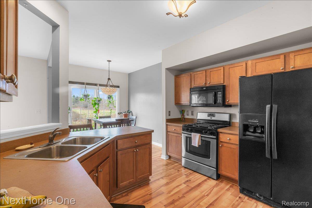 560 Dockside Circle, HollyTownship_Oakland, MI 48442