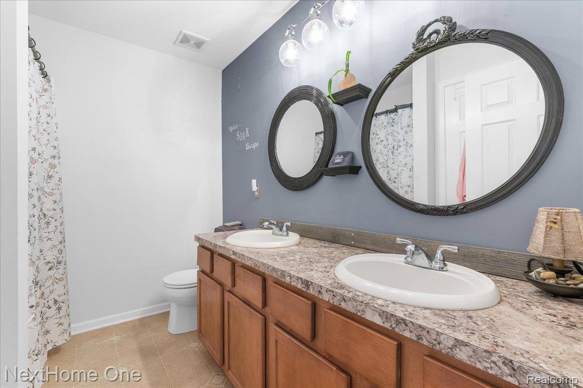 560 Dockside Circle, HollyTownship_Oakland, MI 48442