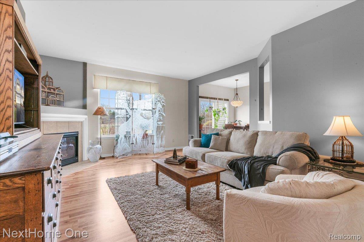 560 Dockside Circle, HollyTownship_Oakland, MI 48442