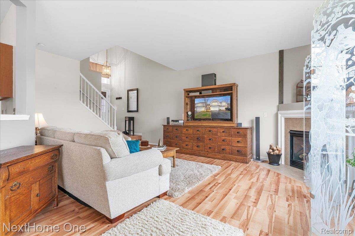 560 Dockside Circle, HollyTownship_Oakland, MI 48442