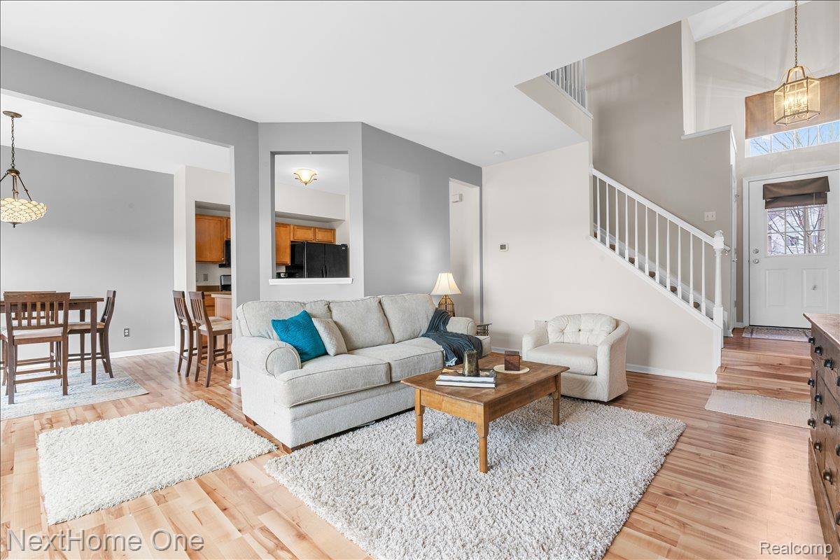 560 Dockside Circle, HollyTownship_Oakland, MI 48442