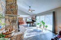 30117 Shady Oak Dr, Arkansas City, KS 67005