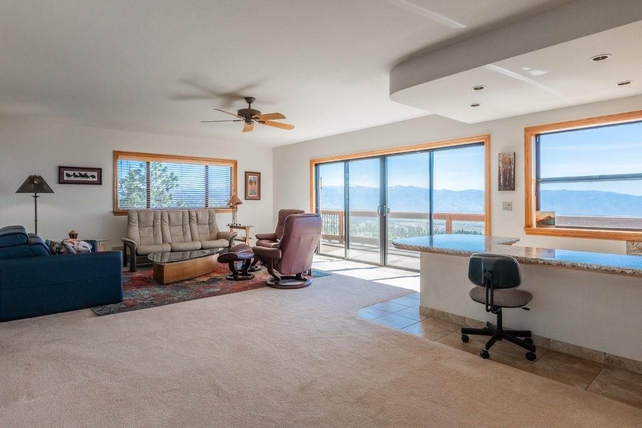 653 Mountain View Dive, Swall Meadows, CA 93514