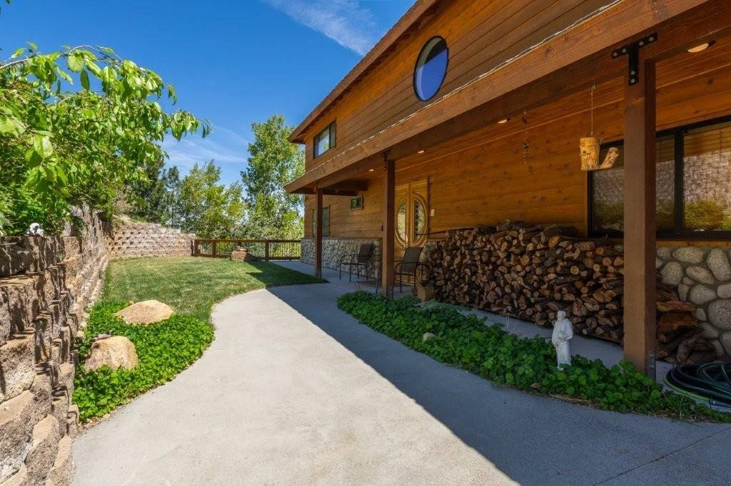653 Mountain View Dive, Swall Meadows, CA 93514