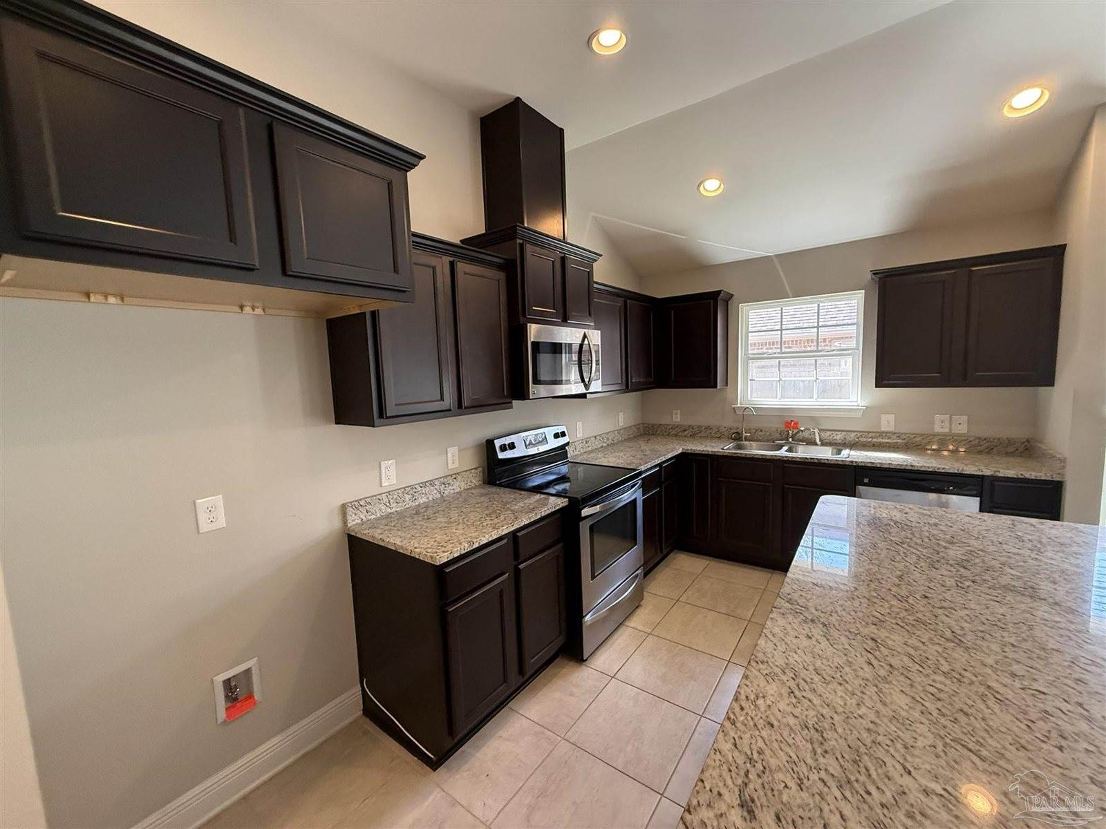 7221 Farmers Rd, Pensacola, FL 32526