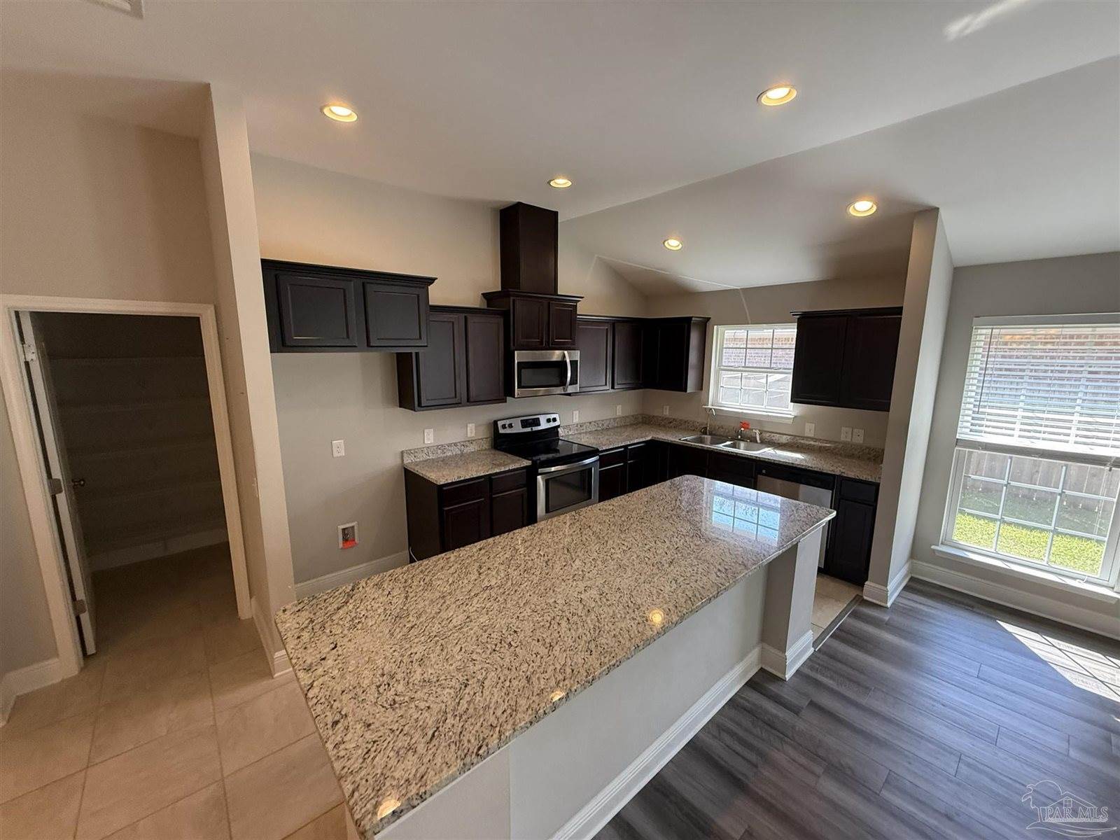 7221 Farmers Rd, Pensacola, FL 32526