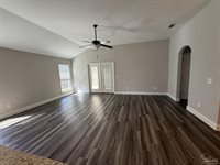 7221 Farmers Rd, Pensacola, FL 32526