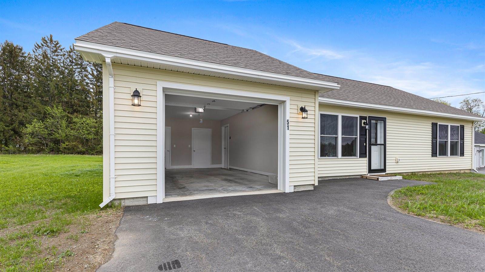 51 Stearns Farm Road, Hampden, ME 04444