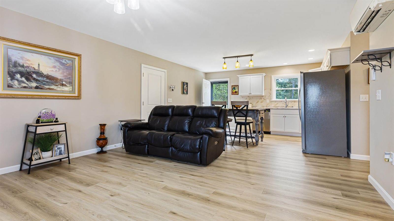 51 Stearns Farm Road, Hampden, ME 04444