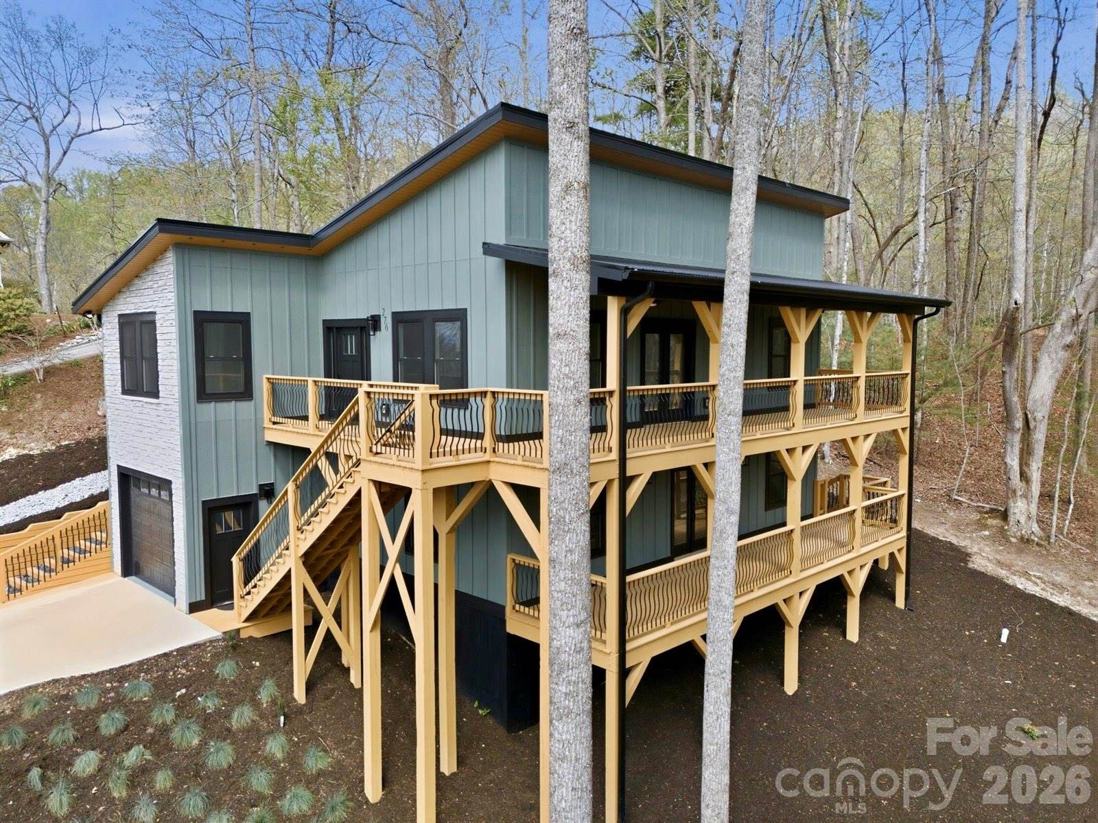 276 Coopers Drive, Hendersonville, NC 28739