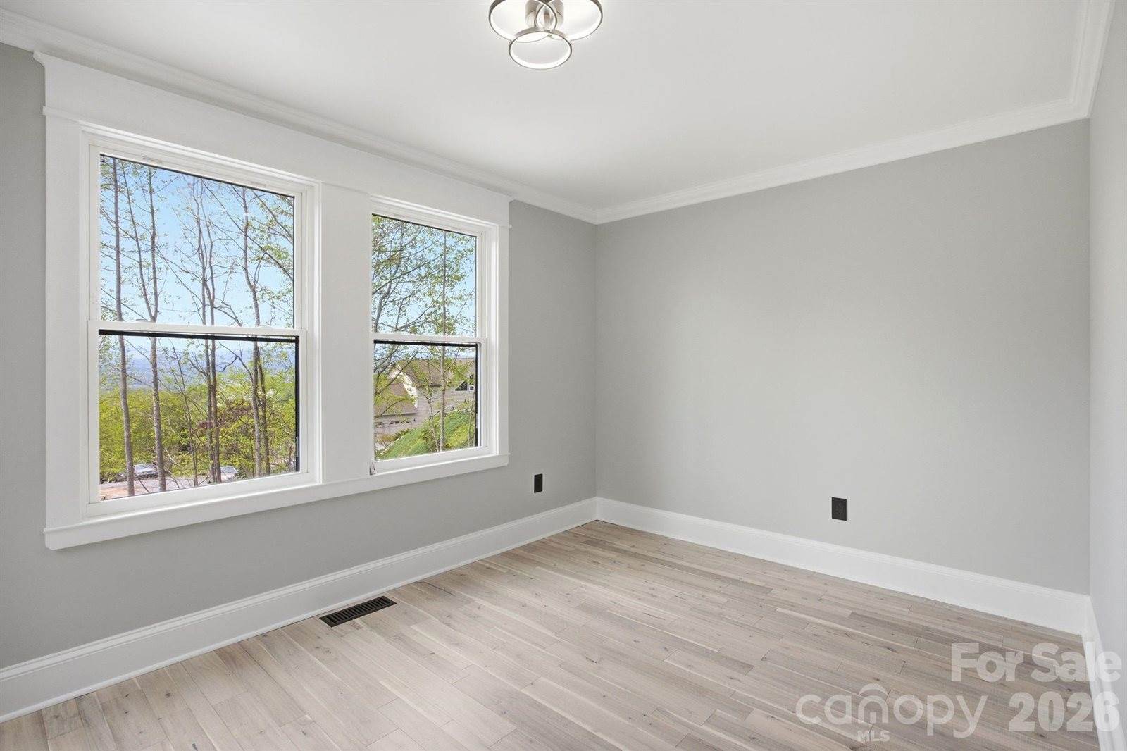 276 Coopers Drive, Hendersonville, NC 28739