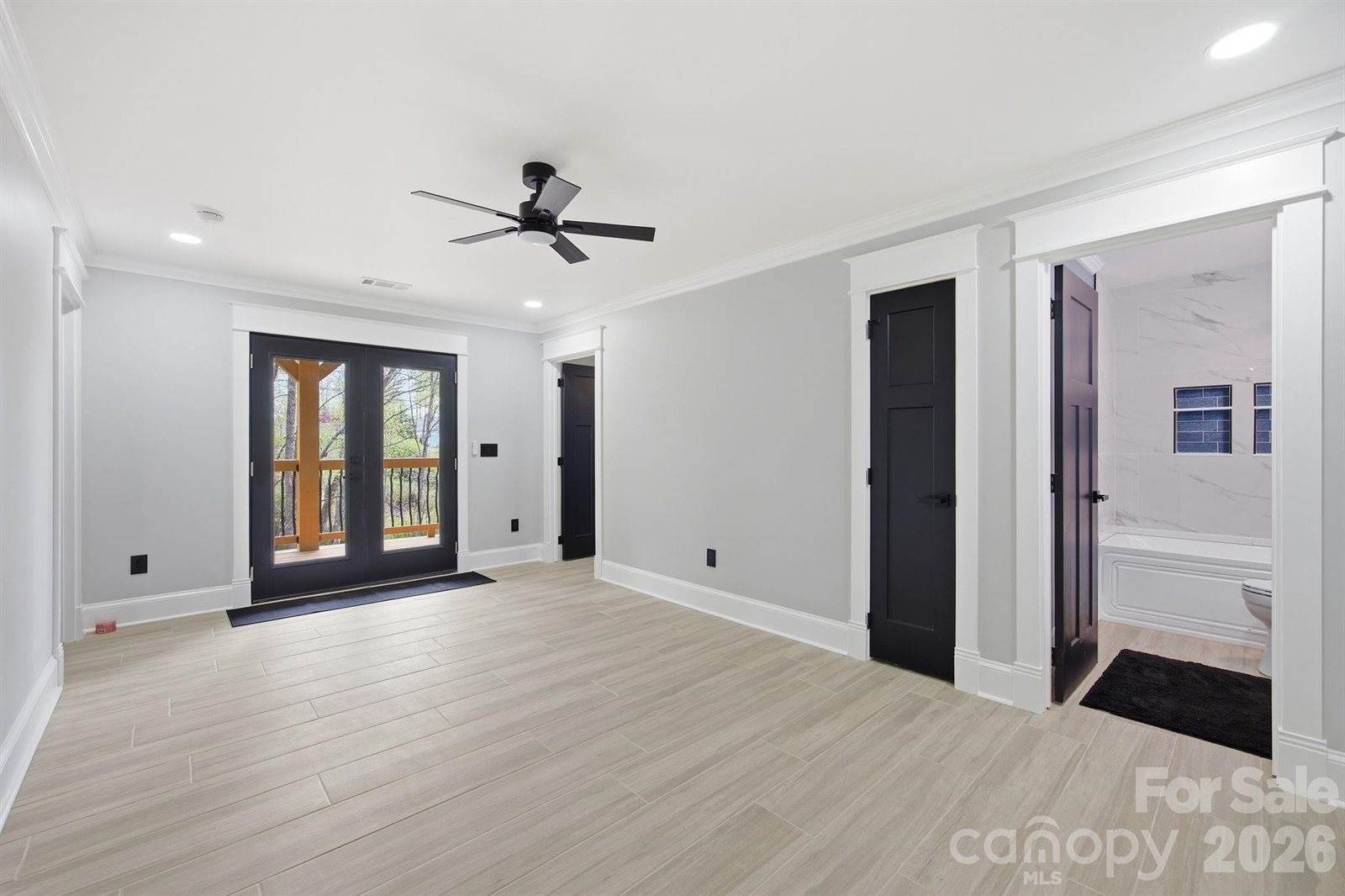 276 Coopers Drive, Hendersonville, NC 28739