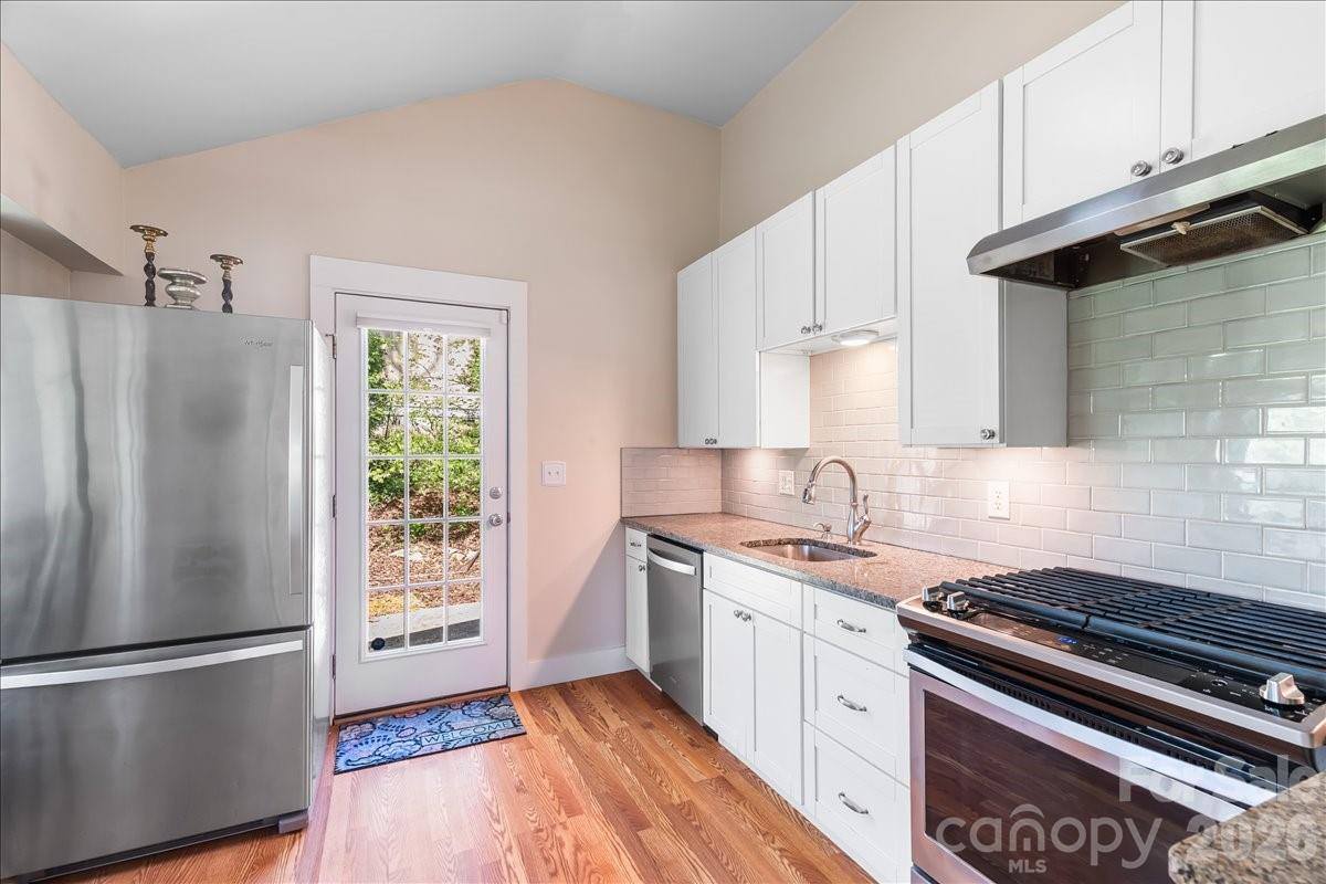 14 Woodrow Avenue, Asheville, NC 28801