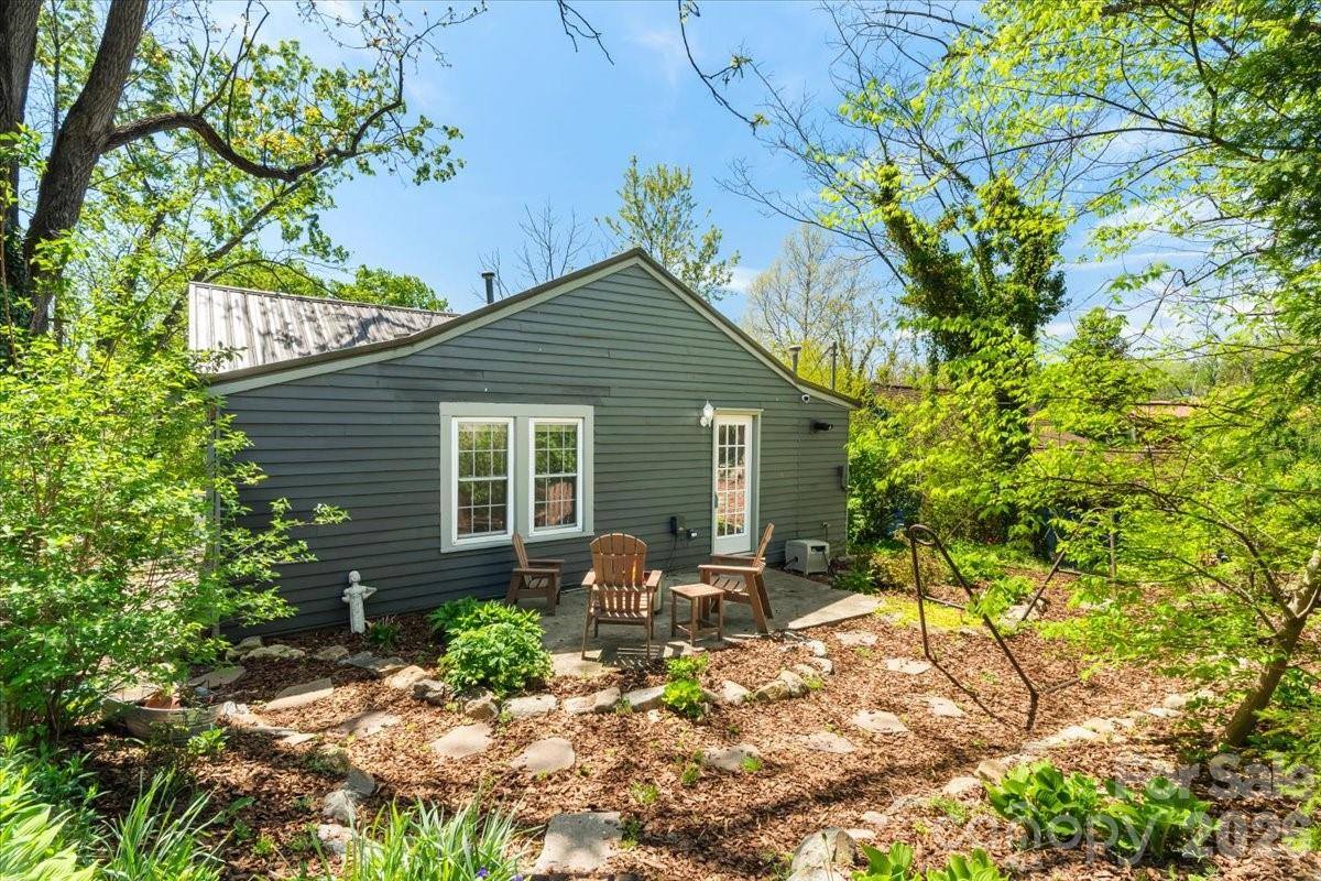 14 Woodrow Avenue, Asheville, NC 28801