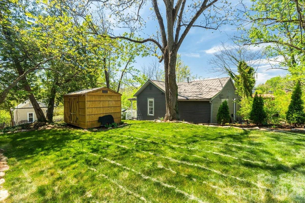 14 Woodrow Avenue, Asheville, NC 28801