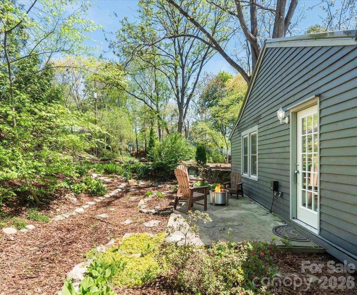 14 Woodrow Avenue, Asheville, NC 28801