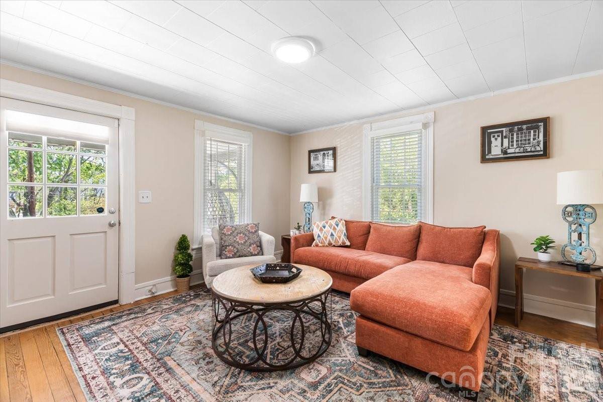 14 Woodrow Avenue, Asheville, NC 28801