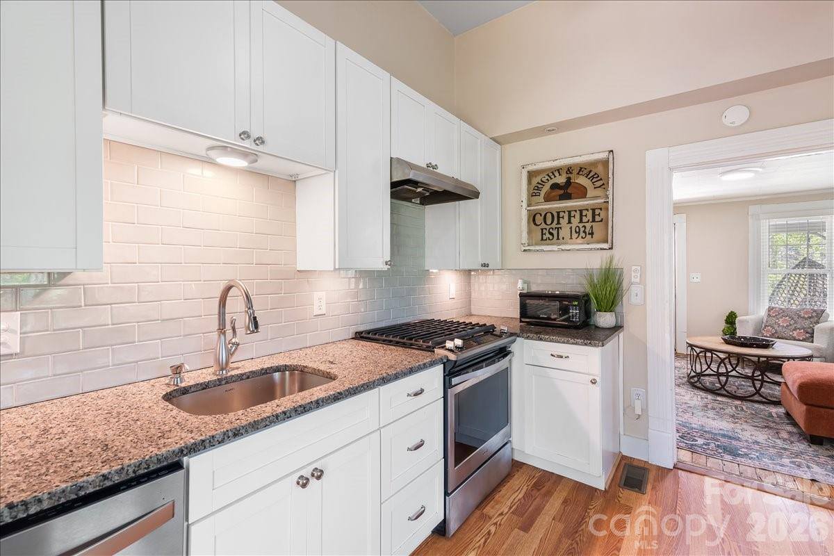 14 Woodrow Avenue, Asheville, NC 28801