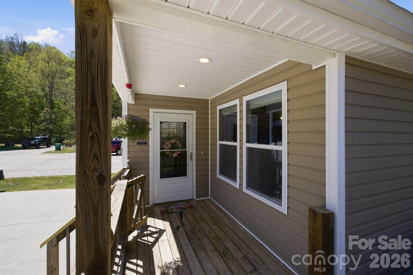 9 Half Moon Drive, Swannanoa, NC 28778