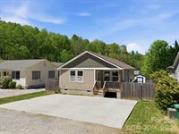 9 Half Moon Drive, Swannanoa, NC 28778