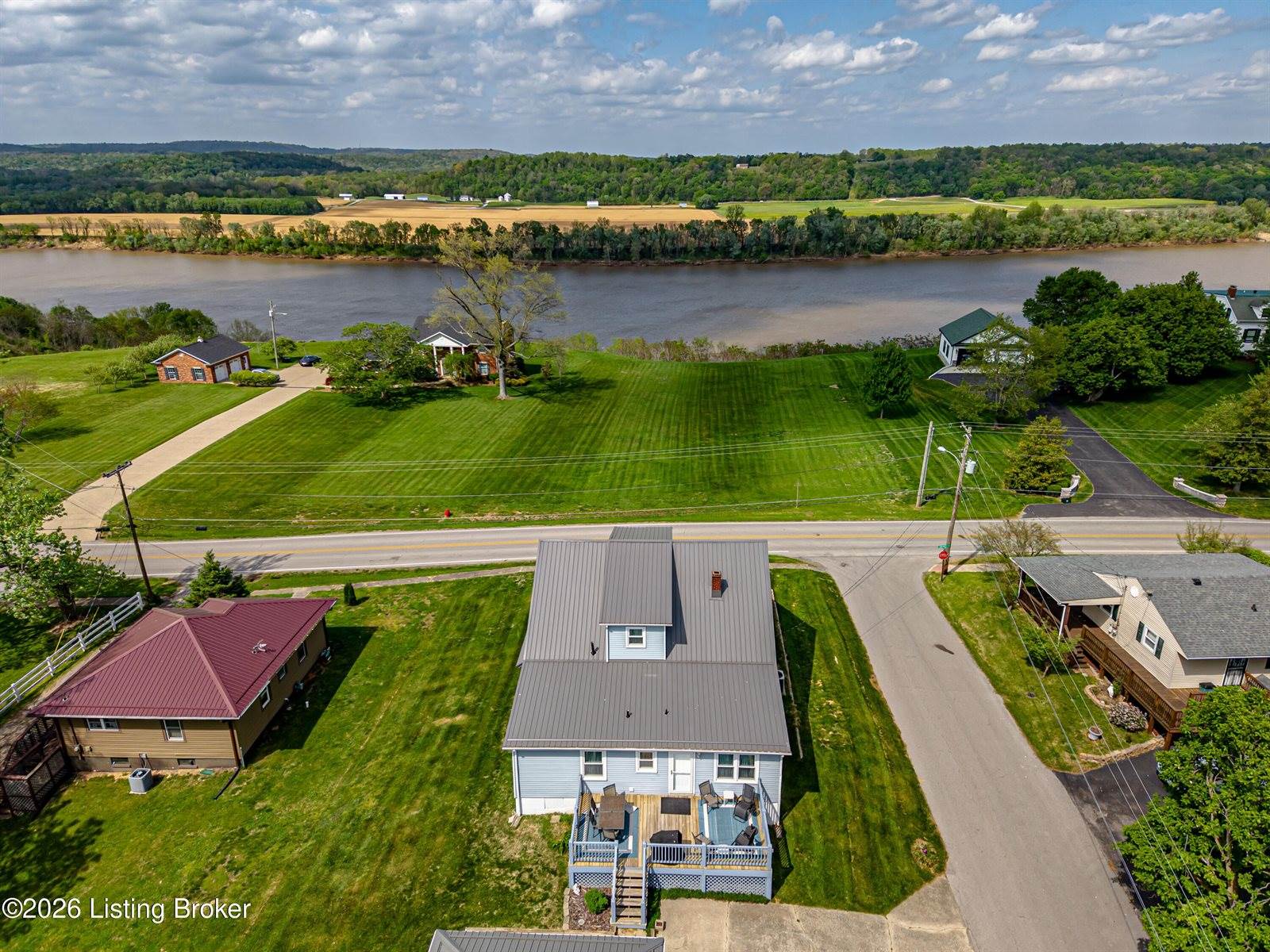 405 Lawrence St, Brandenburg, KY 40108