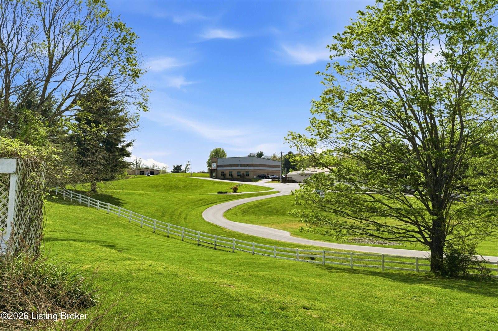 405 Lawrence St, Brandenburg, KY 40108