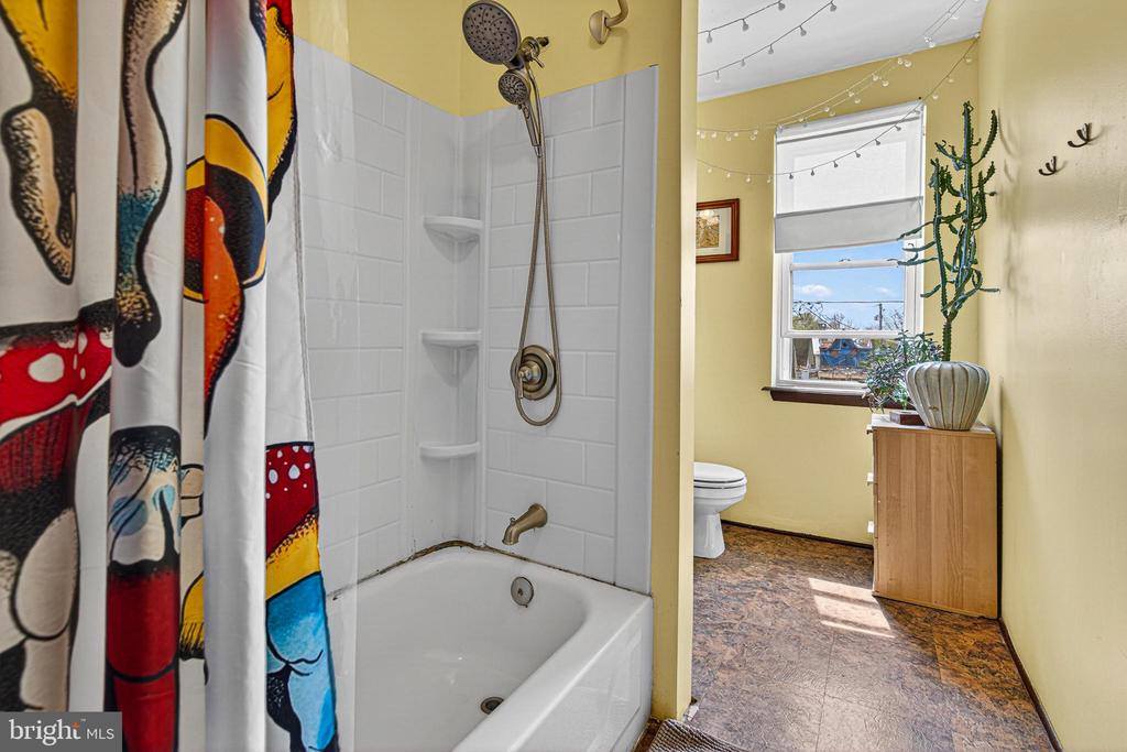 1525 Carswell Street, Baltimore, MD 21218