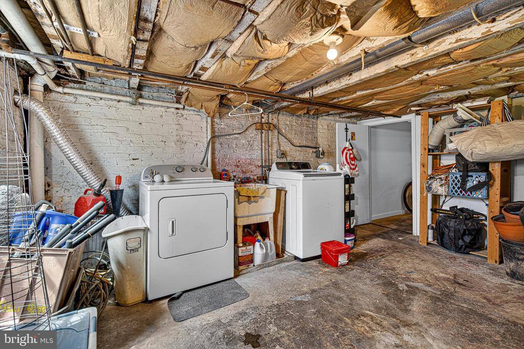 1525 Carswell Street, Baltimore, MD 21218