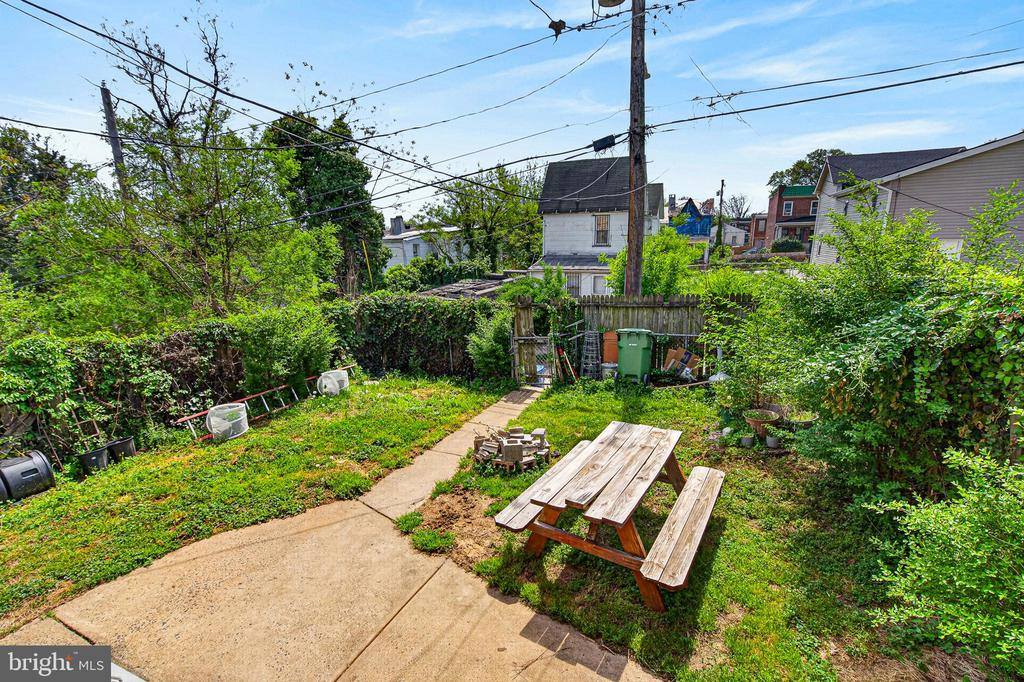 1525 Carswell Street, Baltimore, MD 21218