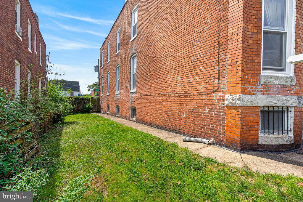 1525 Carswell Street, Baltimore, MD 21218