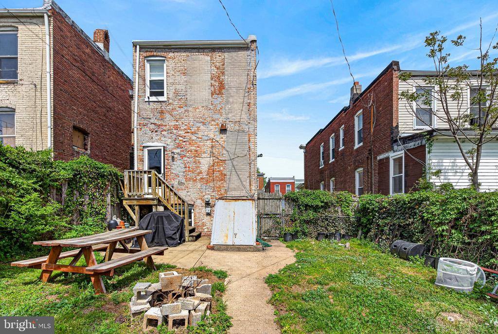 1525 Carswell Street, Baltimore, MD 21218