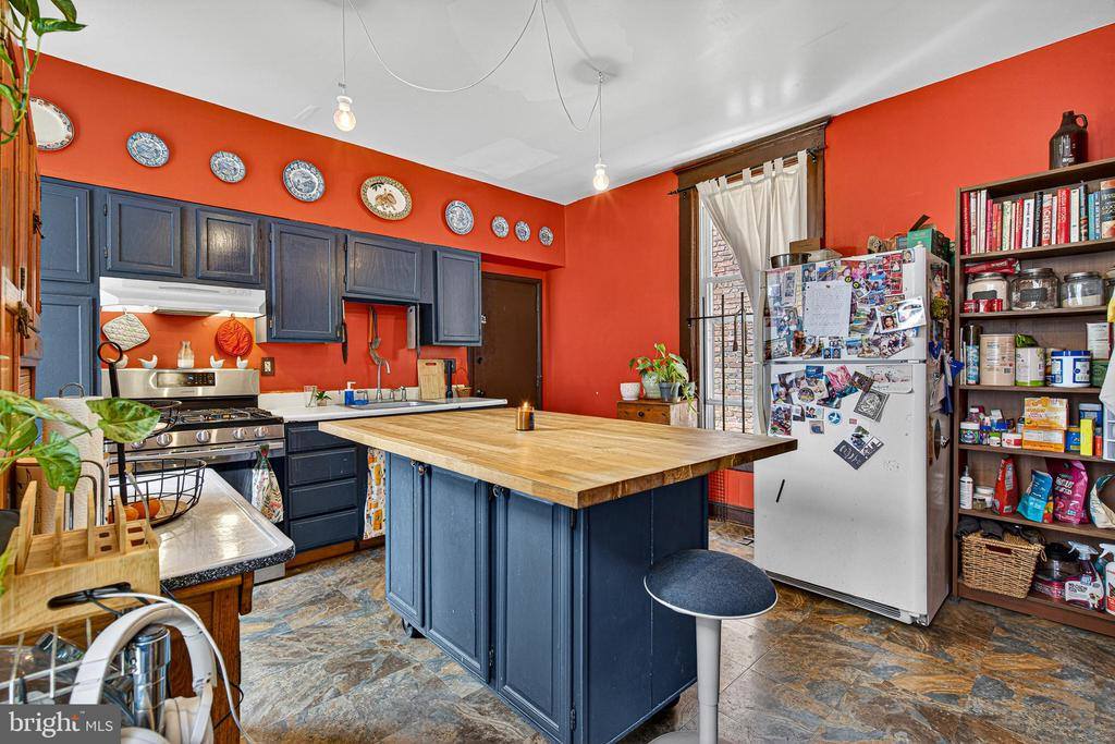 1525 Carswell Street, Baltimore, MD 21218