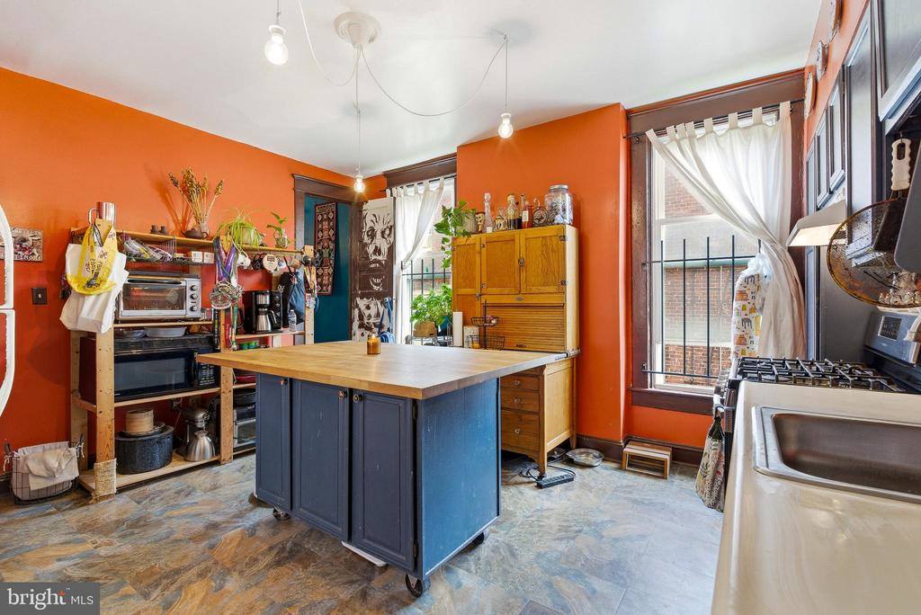 1525 Carswell Street, Baltimore, MD 21218