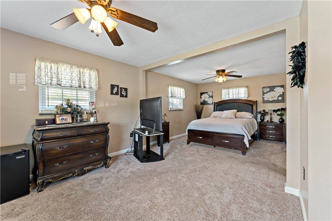 9 Midway Dr, Kennedy Township, PA 15136