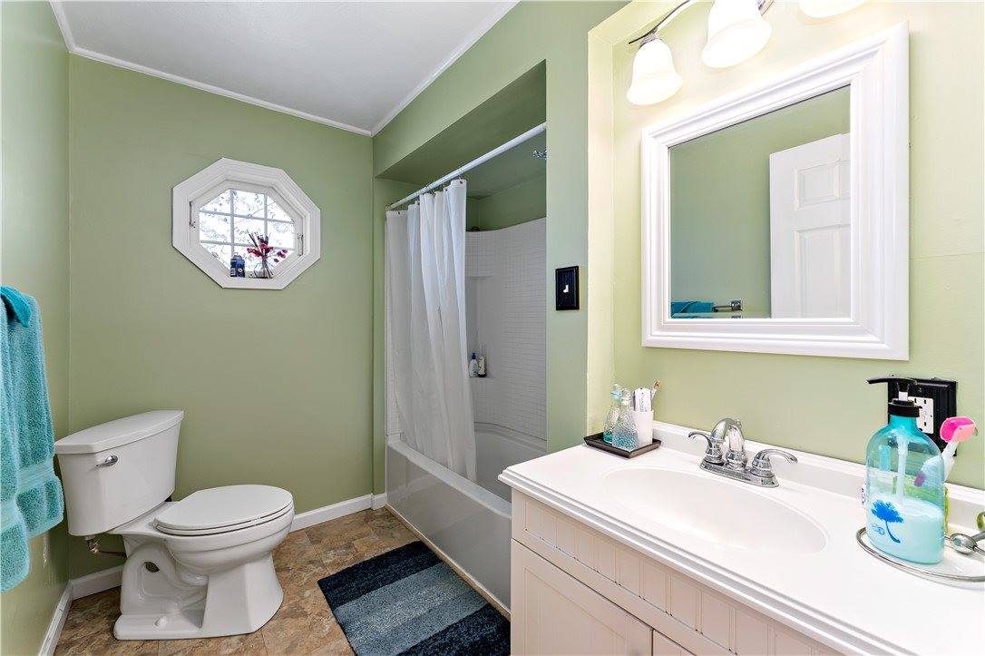 9 Midway Dr, Kennedy Township, PA 15136