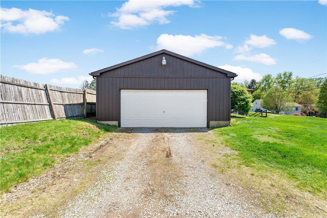 9 Midway Dr, Kennedy Township, PA 15136