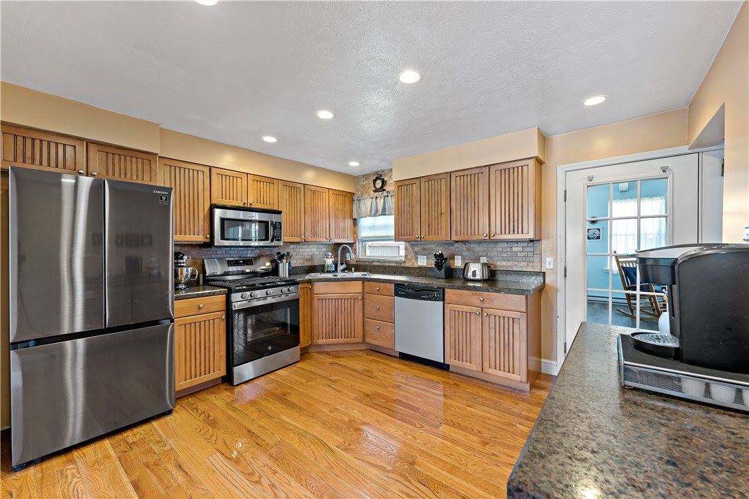 9 Midway Dr, Kennedy Township, PA 15136