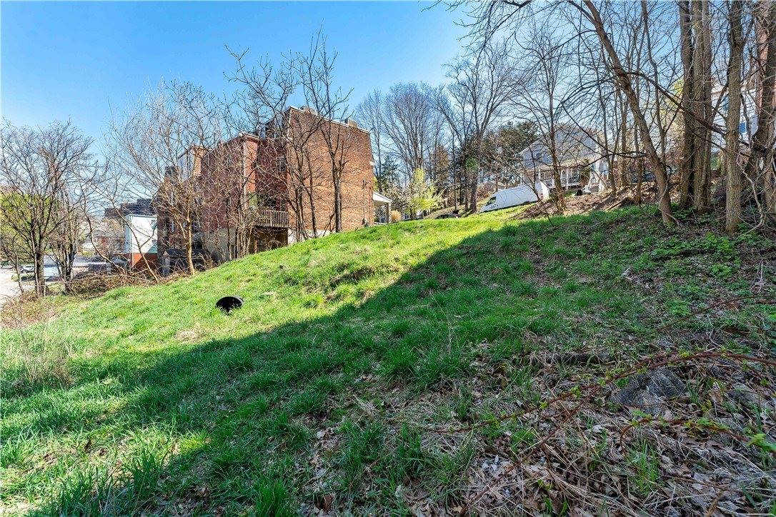 260-262 Plymouth St, Mt Washington, PA 15211