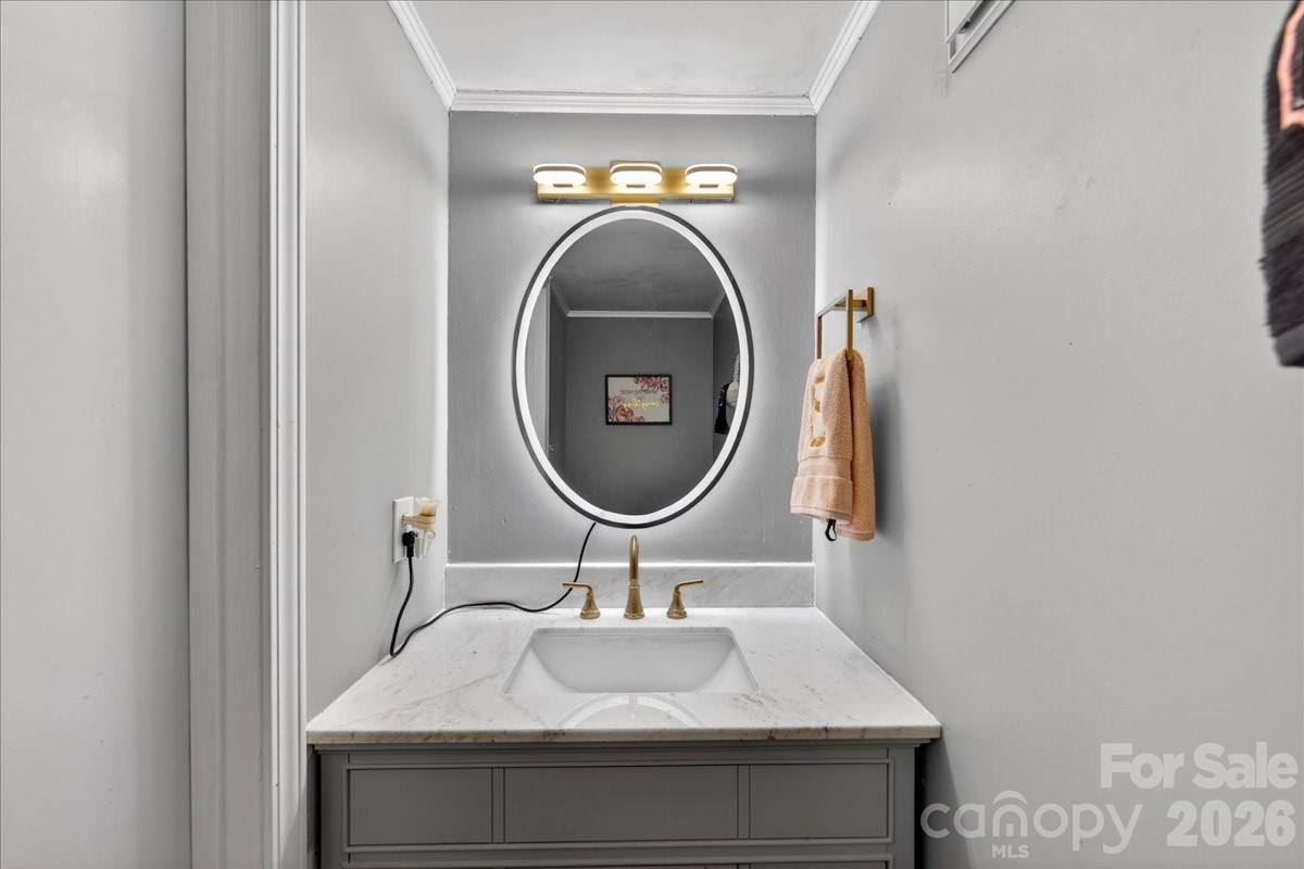 8007 Horse Chestnut Lane, Charlotte, NC 28277