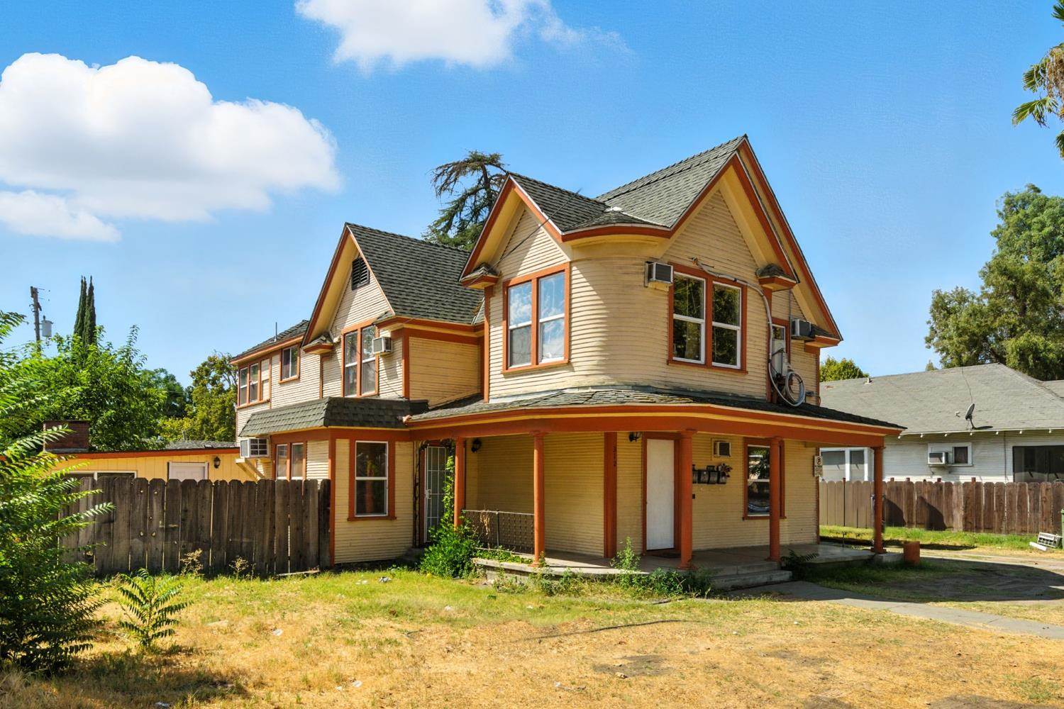 312 West Main Street, Turlock, CA 95380