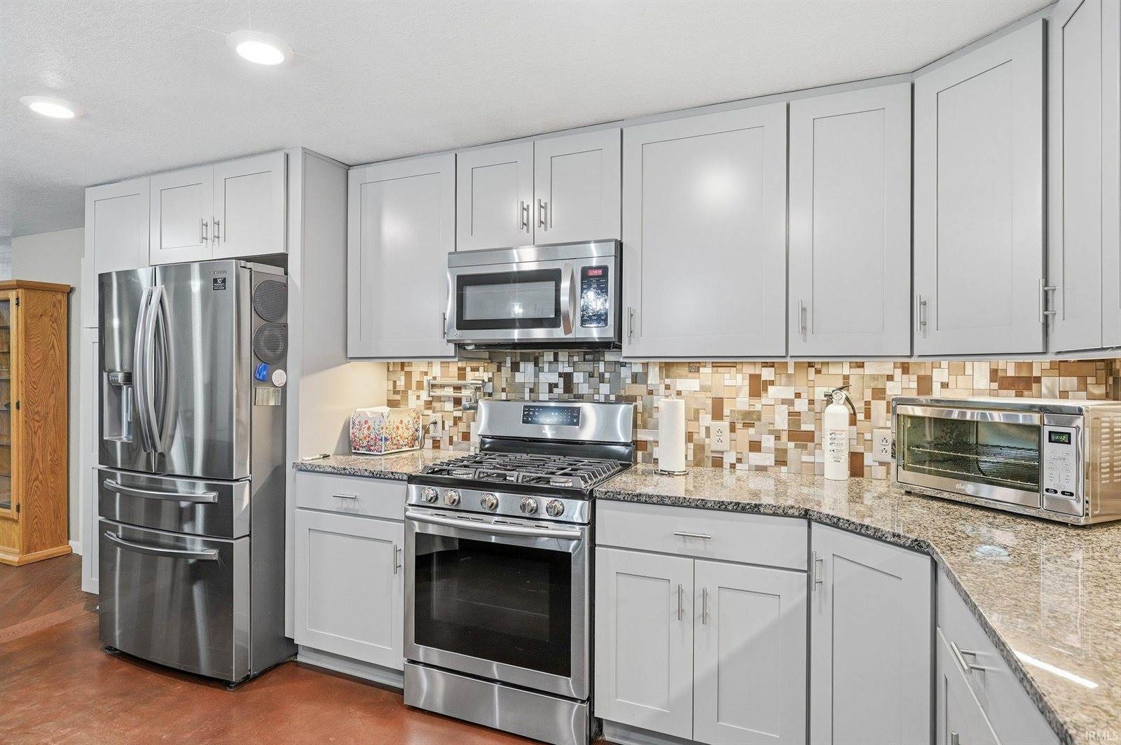 9113 W Lone Beech Drive, Muncie, IN 47304