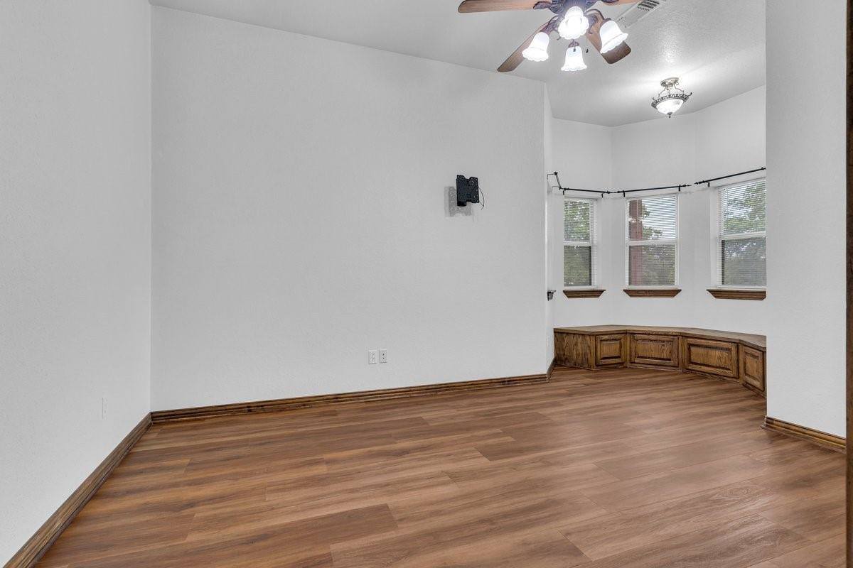 268 Lacy Dr ., Lipan, TX 76462