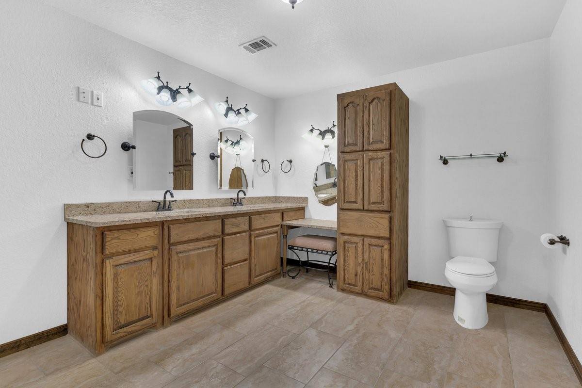 268 Lacy Dr ., Lipan, TX 76462