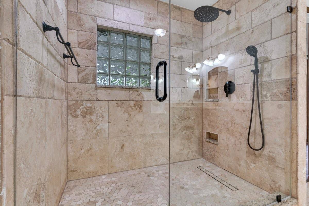 268 Lacy Dr ., Lipan, TX 76462