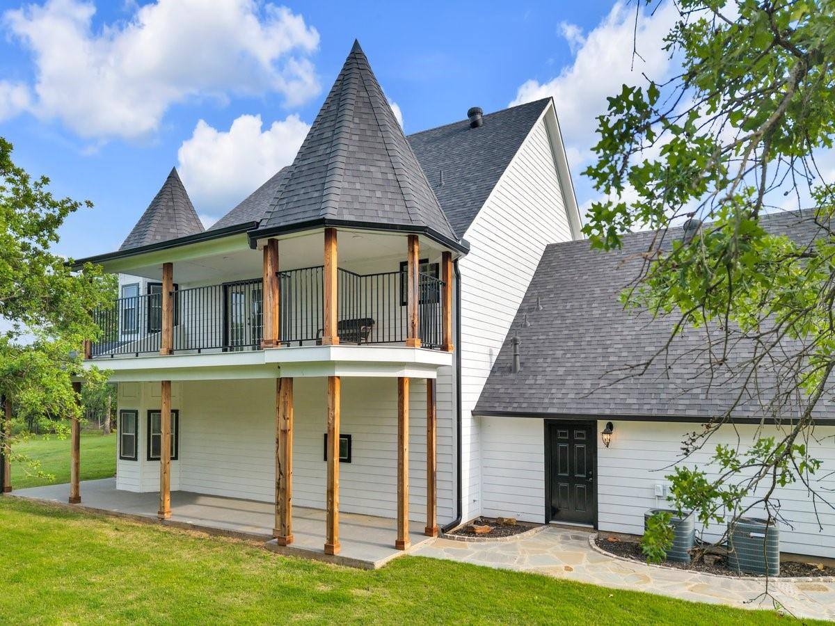 268 Lacy Dr ., Lipan, TX 76462