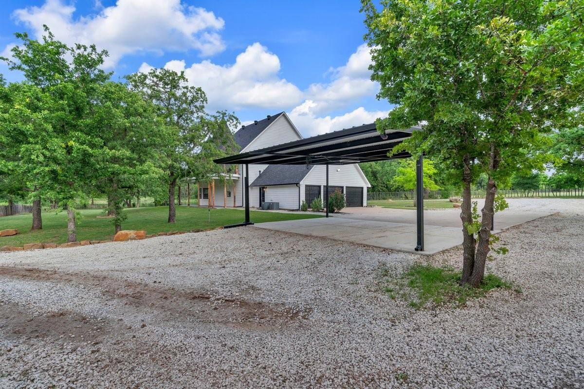 268 Lacy Dr ., Lipan, TX 76462